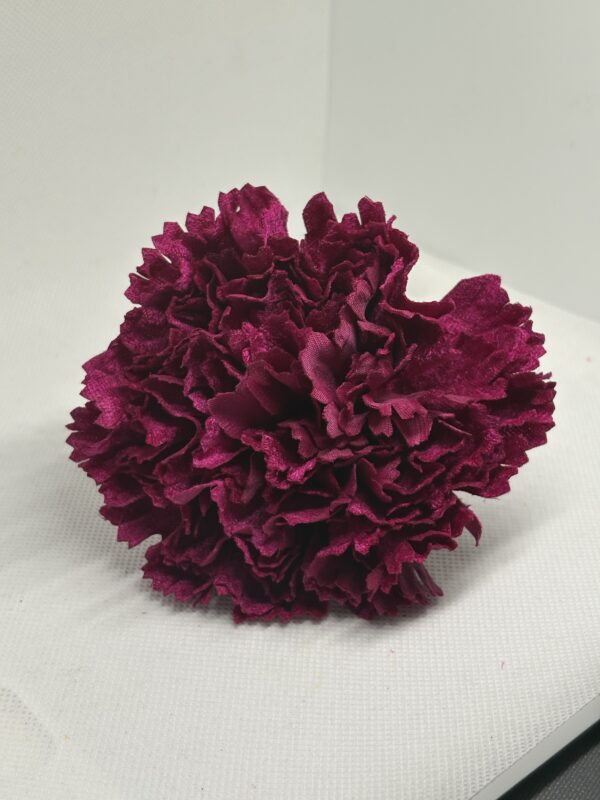 Clavel terciopelo burdeos