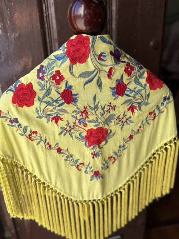 Mantón de Cantillana