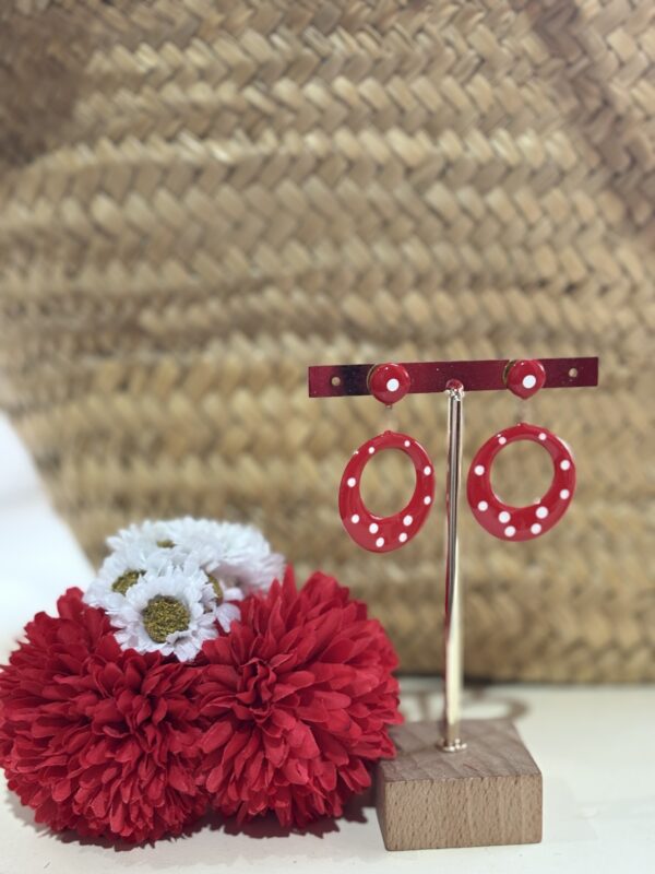 Aros rojo lunar blanco