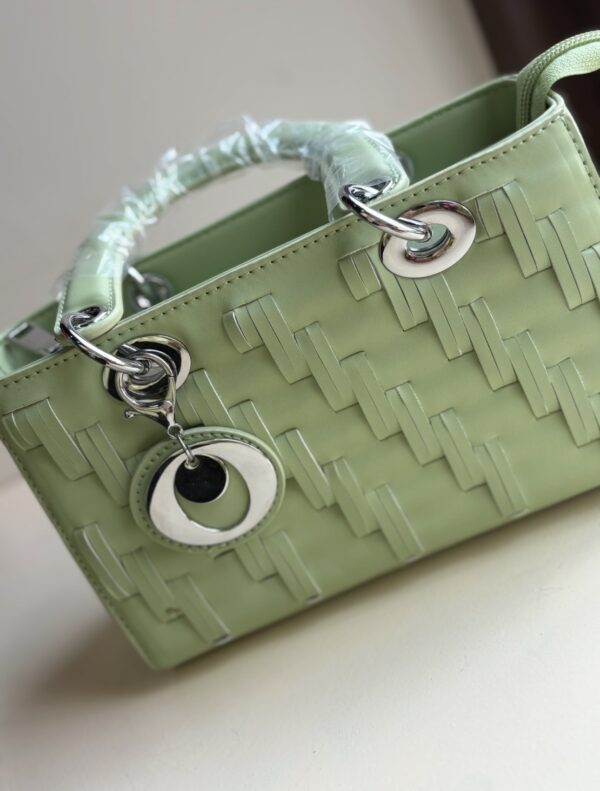 Bolso relieve verde