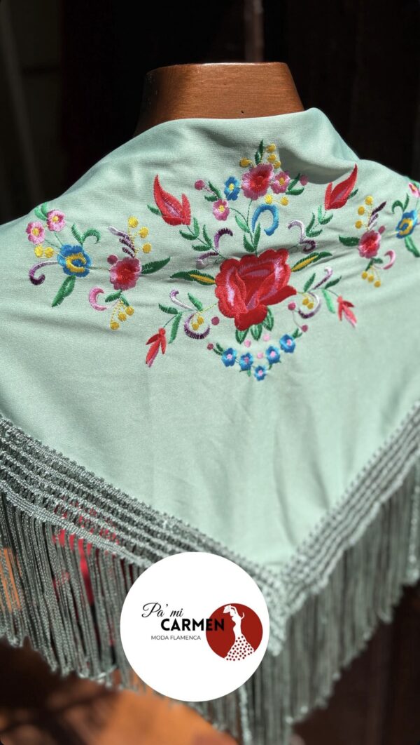 Manton low verde empolvado