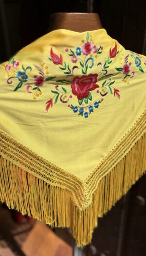 Manton low pequeño amarillo