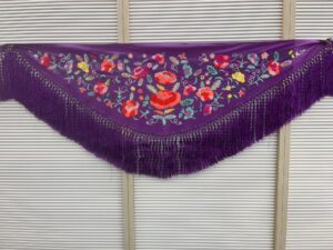 Mantón Marisol morado