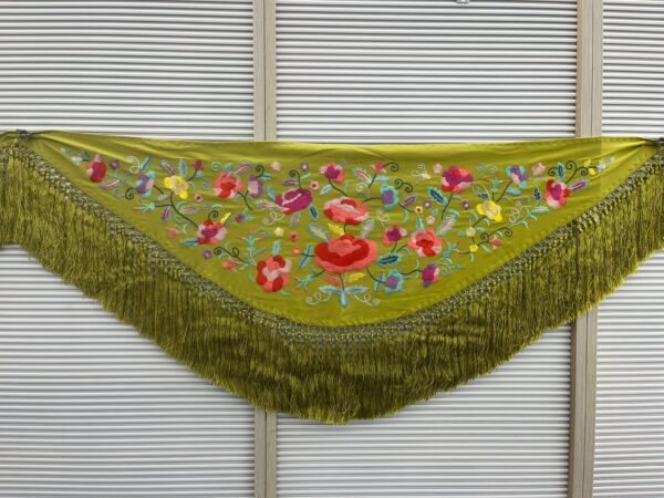 4d1cd49b-a4a6-4a06-9931-2fed4d081782-2 Mantón Marisol oliva