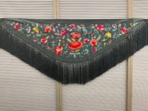 Mantón Marisol verde caza