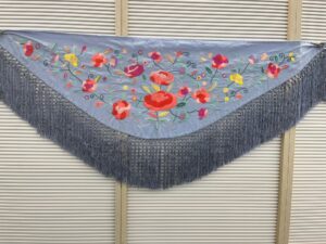 Mantón Marisol celeste