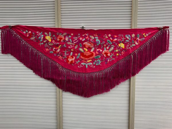 935fc4ac-213a-4990-99e2-c4e58d72fdc8 Mantón Marisol berenjena