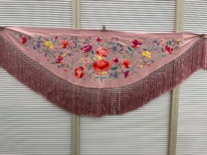 Mantón Marisol rosa