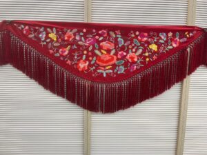 Mantón Marisol granate