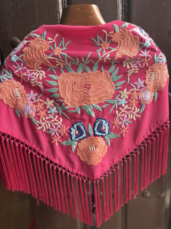 Mantón de Cantillana fresa