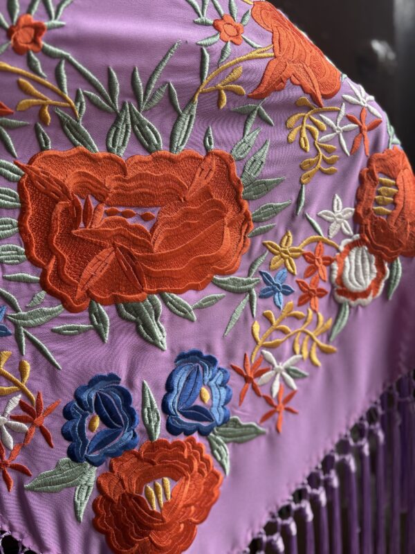 img_7951-3 Mantón de Cantillana malva