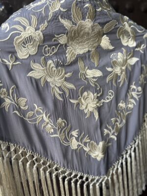 Mantón África gris perla