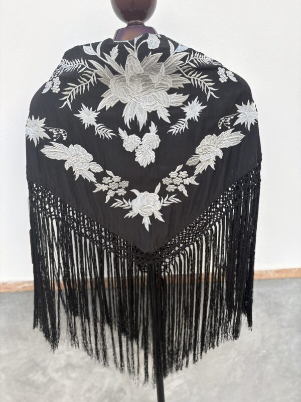 Mantón Lupita negro