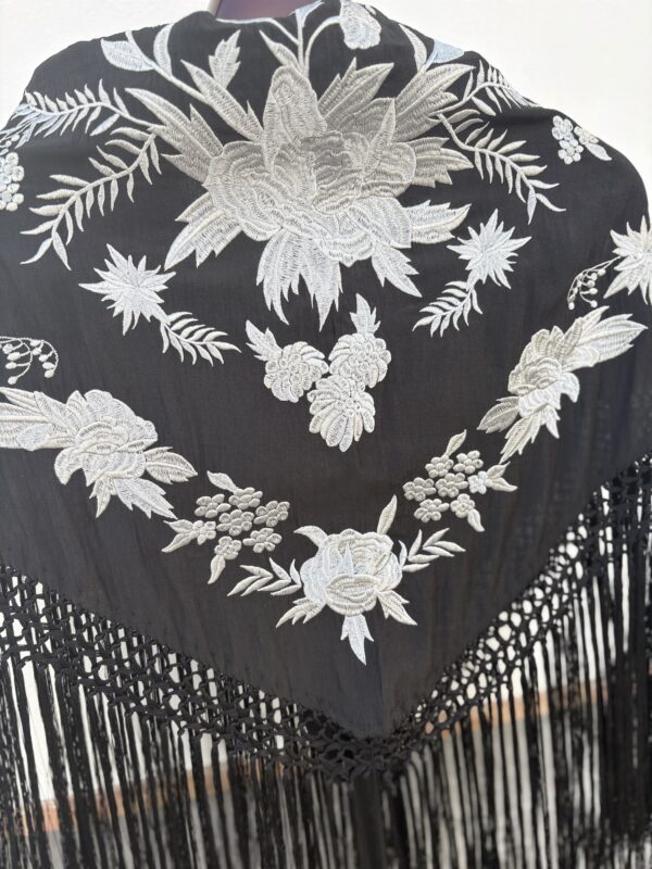 Mantón Lupita negro