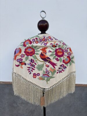 Mantón colibrí crema