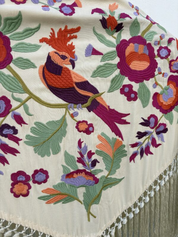 Mantón colibrí crema