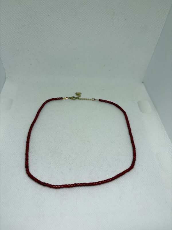 Collar bola pequeño rojo