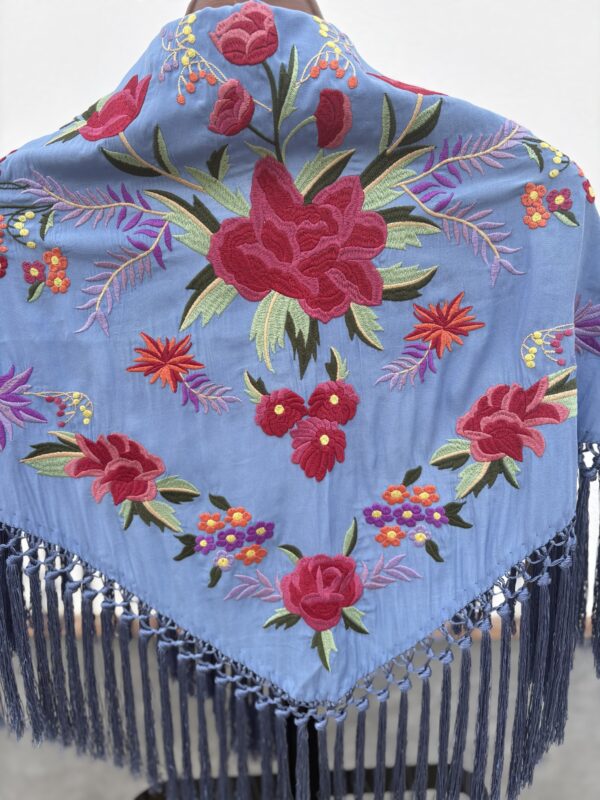 Mantón soleá celeste